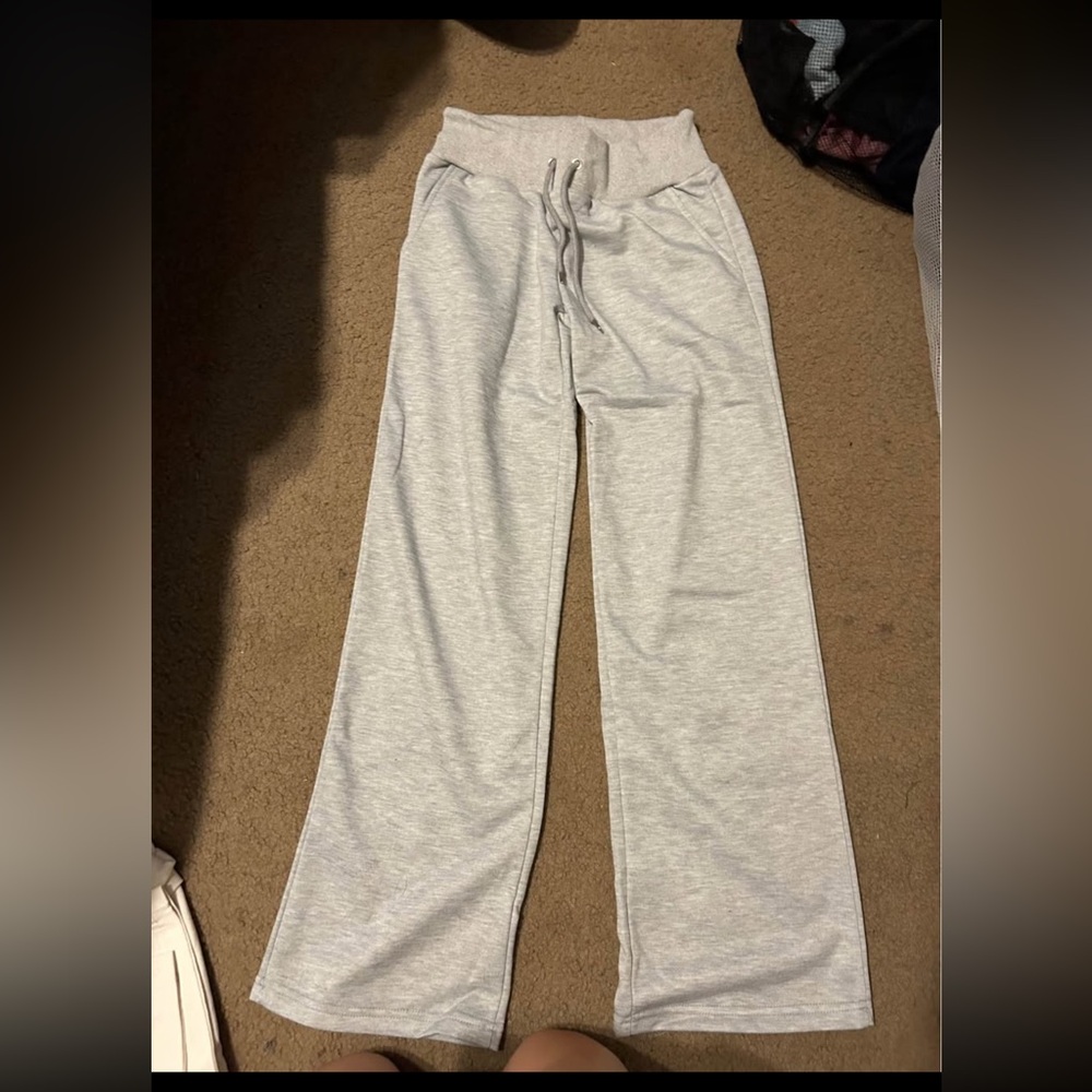 Low rise gray drawstring sweatpants